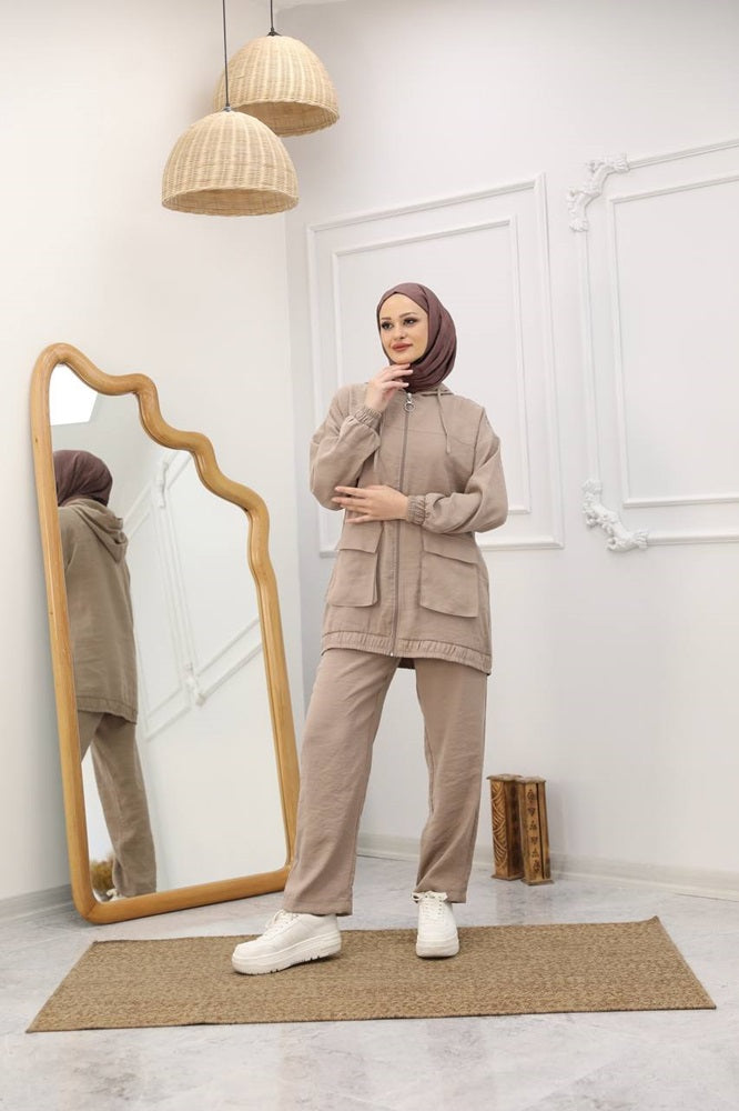 طقم قطعتين ( جاكيت مع بنطلون )