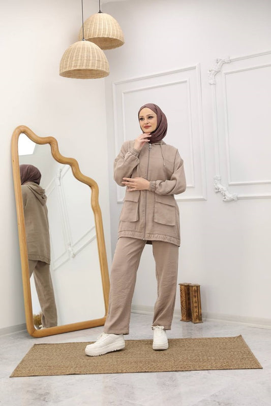 طقم قطعتين ( جاكيت مع بنطلون )