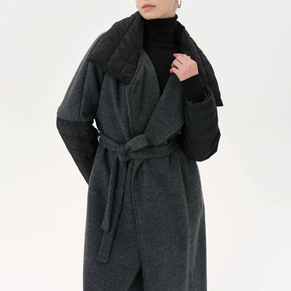 Coat With Puffed Collar