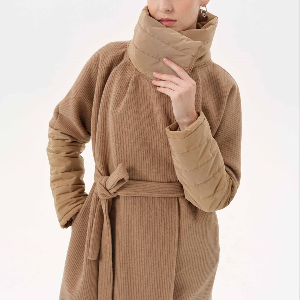 Coat With Puffed Collar