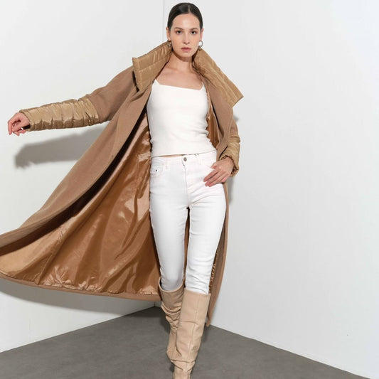 Coat With Puffed Collar